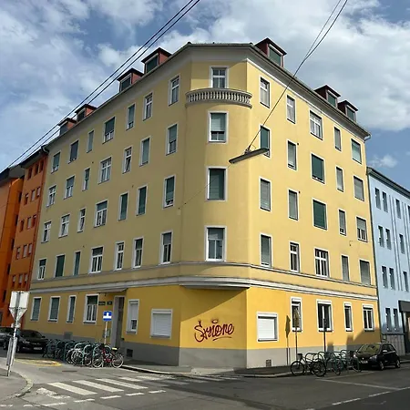 Zentrale Citywohnung, 5 Minuten Zur Stadthalle, Messe & Sportpark شقة غراتس